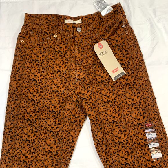 NWT Levi's Wedgie Straight Corduroy Animal Leopard Print Size 28 - Picture 2 of 6